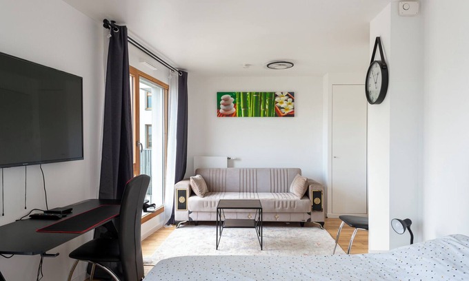 Danube Apartment | Grand Studio paris la Villette 19th arrondissement