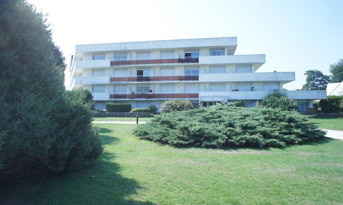 Dinard Apartment | GRAND STUDIO sea view, 47M2 tastefully decorated, 3 stars