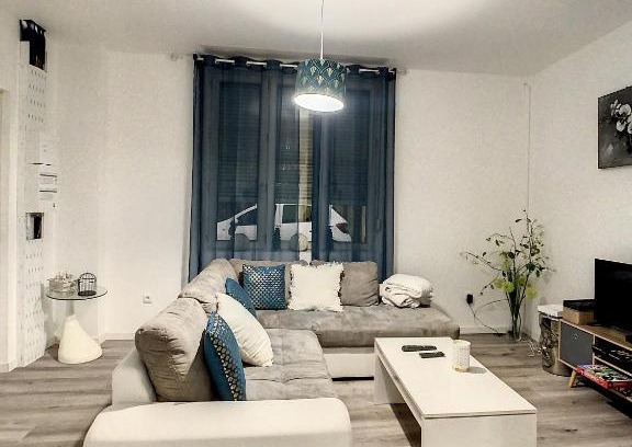 Saint-Quentin Apartment | Grand T2 Jacuzzi Terrasse tout confort 4 pers Wif