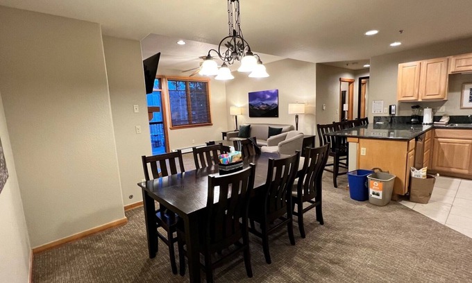 Four O'Clock Condo | Grand Timber lodge March 20 and 21 2024