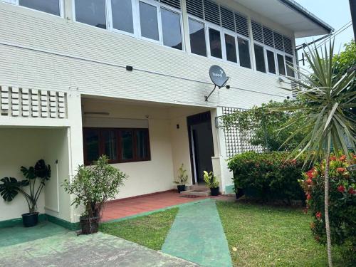 Wellawatta North Hotel | Grand Villa Wellawatta