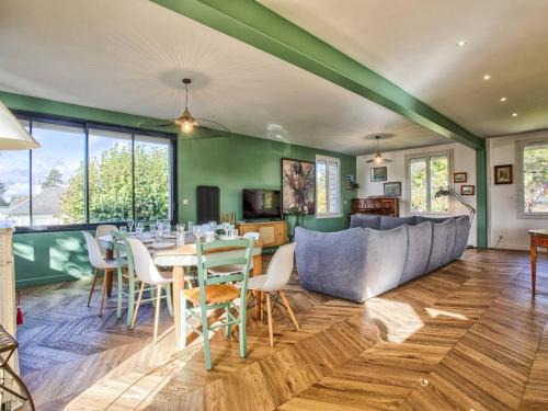 Merville-Franceville-Plage House | Grande maison près de la plage pour 15 personnes - FR-1-788-90