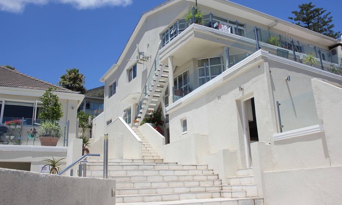 Fresnaye Bed & Breakfast | Grande Kloof Apartment Sea and mountain view
