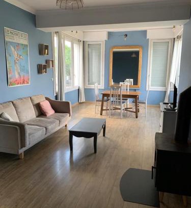 La Mothe-Achard House | Grande maison de ville