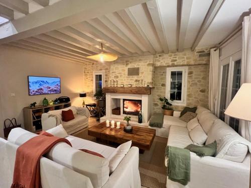 Treuzy-Levelay Villa | Grande Villa au vert à 1h de Paris #reveillon #31 #seminaire