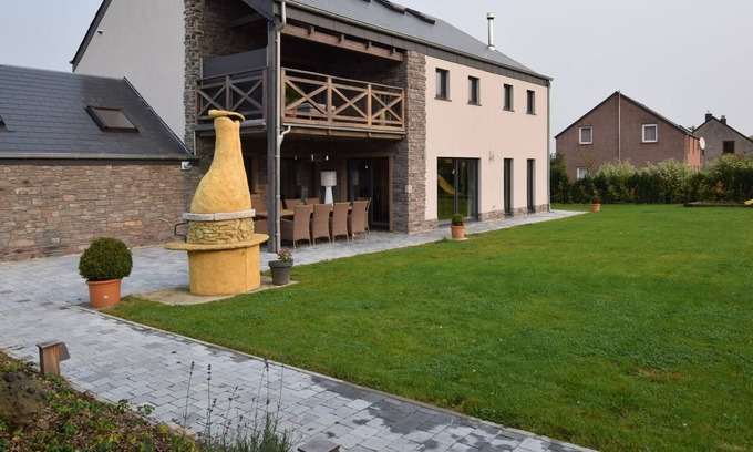Bohon Villa | Grandeur Villa with Sauna & Jacuzzi in Durbuy
