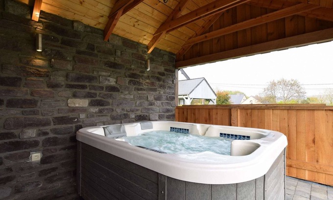 Bohon Villa | Grandeur Villa with Sauna & Jacuzzi in Durbuy