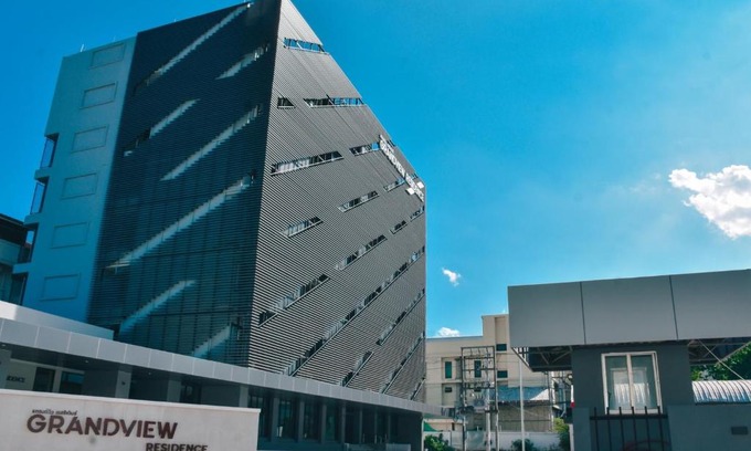 Chang Phueak Hotel | Grandview Residence