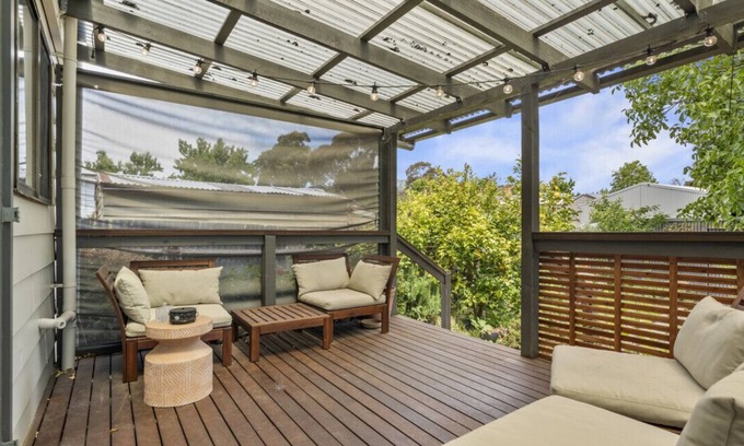 Golden Point House | Grant St Cottage: Near Sovereign Hill