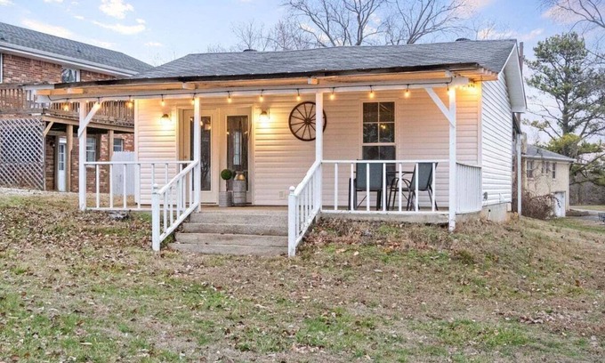 Clarksville House | Gratton Granny 979 Gratton Rd