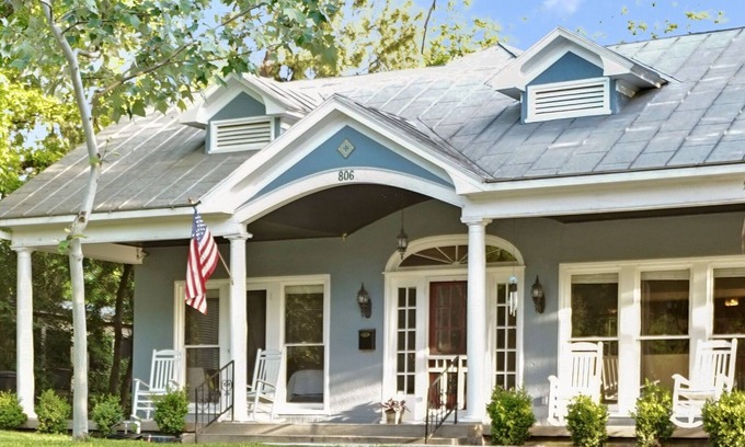 Government Hill House | Grayson Estate at the Pearl - Walk to Bars/Dining and Pearl Brewery