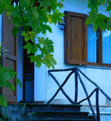 Pian di Novello Apartment | Graziosa Casetta Con Camino In Pietra e Giardino