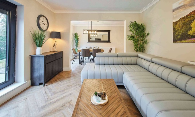 Great Ayton House | Great Ayton Townhouse Retreat-Sleeps 6-3Bed-2Bath