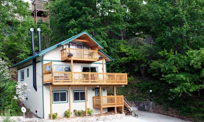 Chalet Village Cabin | Great Cabin, Great Rates, Great Location, Great Views of the Great Smoky Mtns.