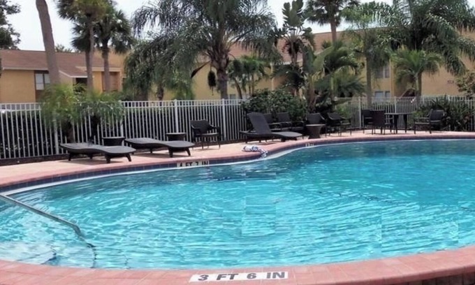 Gulf Gate Estates Condo | Great Condo Near Siesta Key Beach