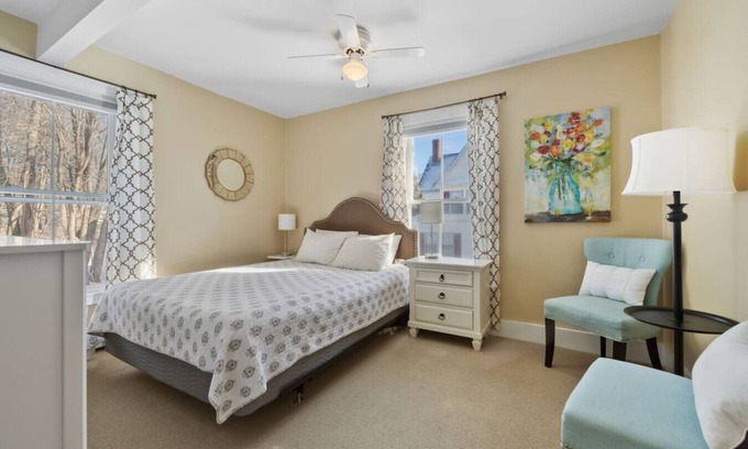 Southwest Harbor House | Great Harbor Inn Bermuda Room 22