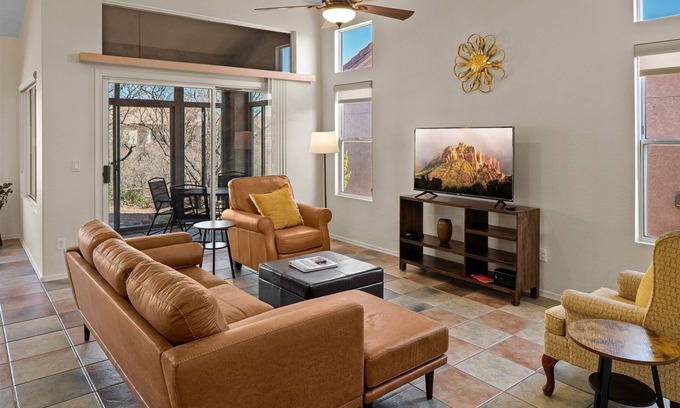 Cottonwood House | Great Home Located In Cottonwood! Community Pool & Hot Tub! - Trailblazer S129