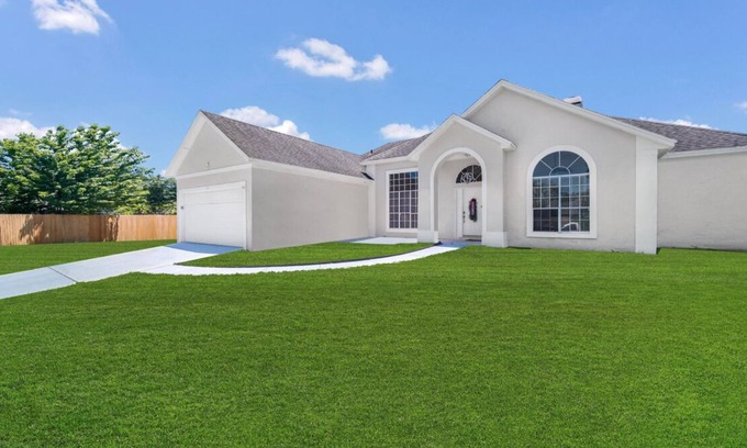 Fairvilla House | Great home with a very large pool to enjoy with the whole family.