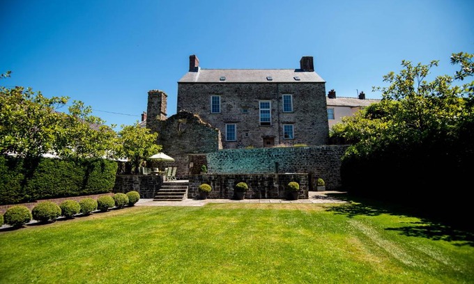 Laugharne House | Great House