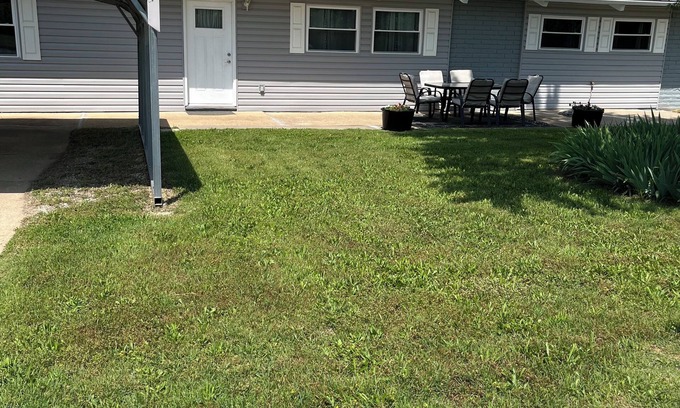 Shell Knob House | Great Location near Shell Knob bridge with large fenced yard for kids!