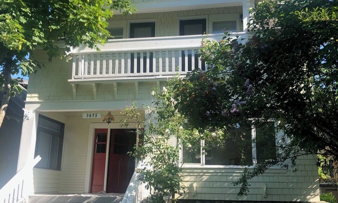 Kitsilano House | Great location! one block from the beach. On the bike route