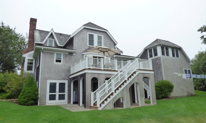Chatham House | Great Location Steps to Chatham Lighthouse & Town
