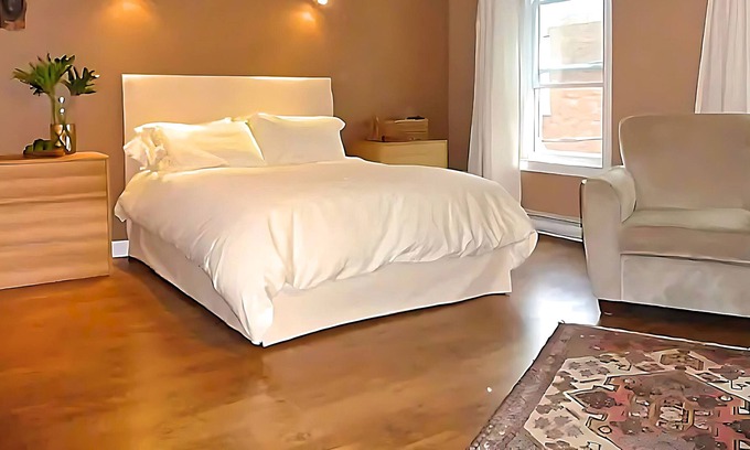 Saint-Jean-Baptiste Apartment | Great loft in Perfect Location