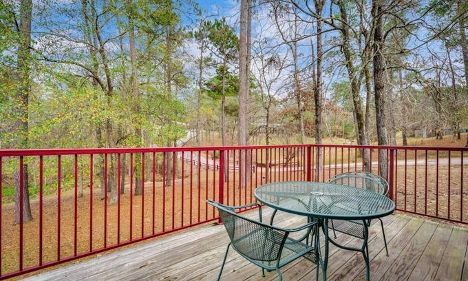 Conroe Apartment | Great place - 2BD + 2BA + Kitchen + Pool