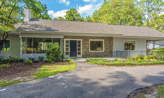 West End House | Great Reviews! Welcome Golfers & Families located on 5 Acres of Privacy!