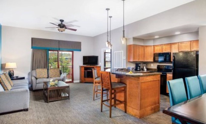 Sevierville Resort | Great Smokies Lodge 1 Bedroom Deluxe!
