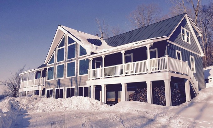 Central Vermont- Killington House | Great View/Full Serv. Sleeps 12-no bunks, Hot Tub, Sauna, 2mi to base 3 bd, 2.5b