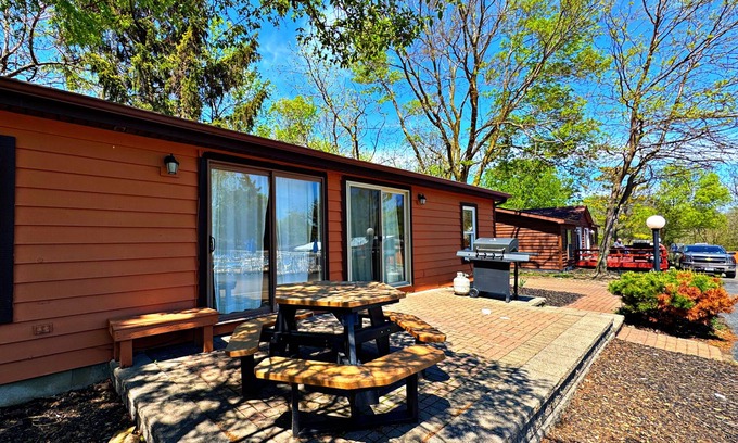 Put-in-Bay House | Great View of the Pool & People Comfortable 3 BR 2 BA Home on the Corner IC22