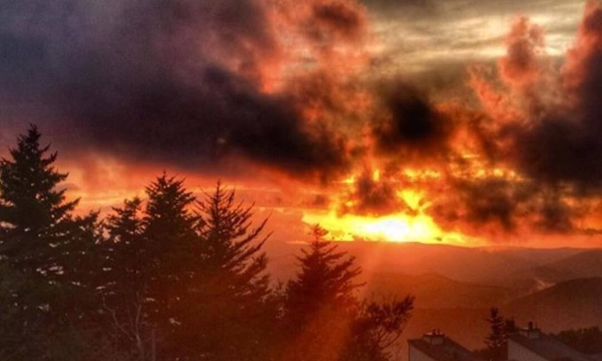 Snowshoe Condo | Great Views! AC Ski In Ski Out! Fireplace! Best Deal on the Mountain! Hot Tubs