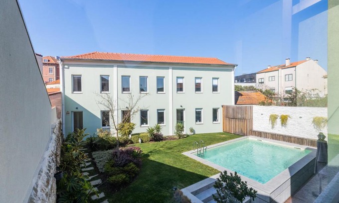 Leca da Palmeira Apartment | Green House By Shi Studio