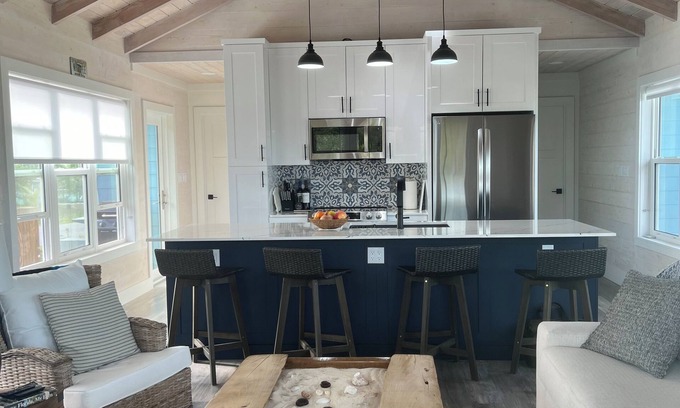 Treasure Cay Cottage | Green Turtle Cay Cottage. New cottage steps from Bita Bay beach New Master Bath.