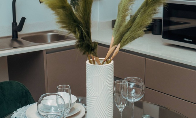 Greater Johannesburg Metropolitan Area Apartment | Green with Envy Apartment-No loadsheddingnBased in the Johannesburg hub Sandton.