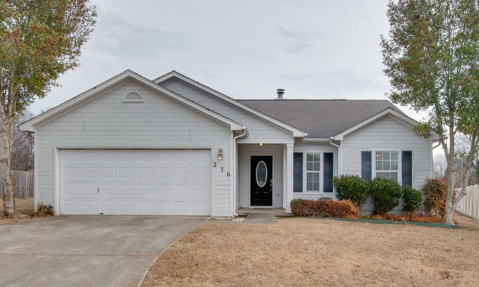 Madison House | Greenway Access, Research Park and Bridge Street Shopping in Minutes