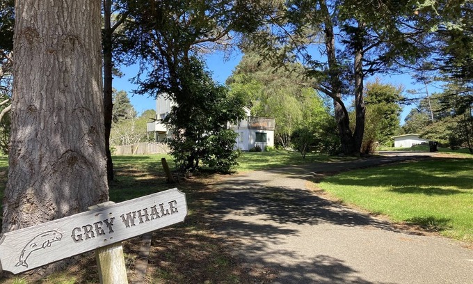 Fort Bragg House | Grey Whale so close to so many beaches, hikes and more!