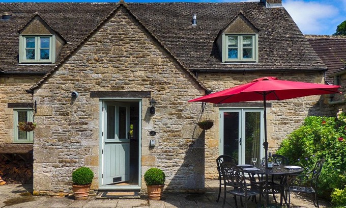 Cold Aston House | Greystones Cottage-Exclusive Welcome Hamper