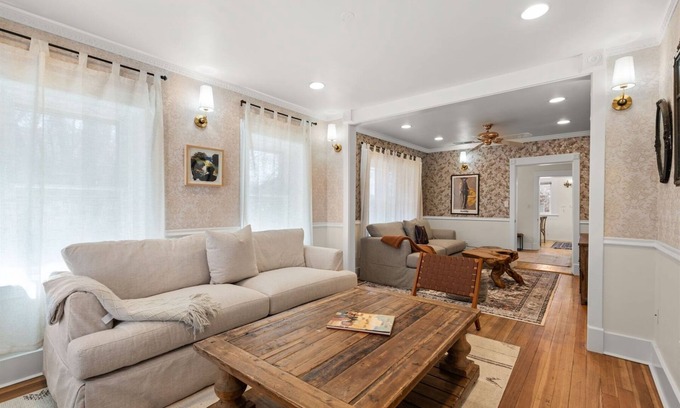 Downtown Santa Fe House | Griffin House 2 bedroom Downtown Santa Fe