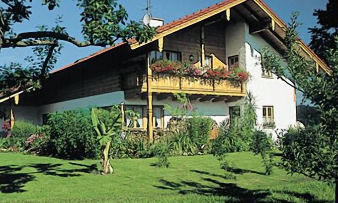 Teisendorf Apartment | Großzügige Ferienwohnung mit Balkon