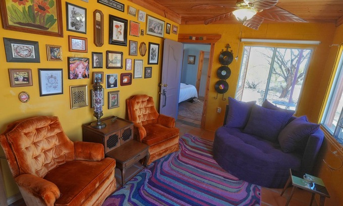 Wonder Valley House | Groovy Desert Getaway w Pool, Fire pit, Stream/Wifi, Vinyl Records, Books, Art.