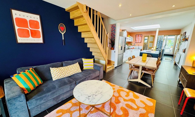 Hallennes-lez-Haubourdin House | Groovy House, 10min from Lille, with electronic dart board