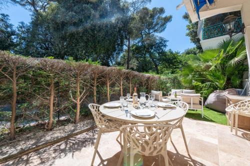 California - Pezou Apartment | Ground-Floor Apartment with Private Garden Cannes