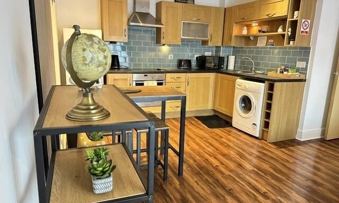 Derby Apartment | Ground Floor Deluxe - Courtyard View