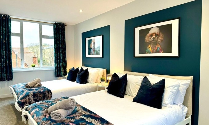 Westbourne Apartment | Ground Floor - Near the Beach - 3 Bedroom - New -