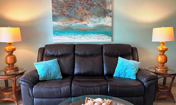Demere Park Condo | GROUND FLOOR-WALK TO VILLAGE, SHOPS, RESTAURANTS. CLOSE TO BEACH, DOG FRIENDLY