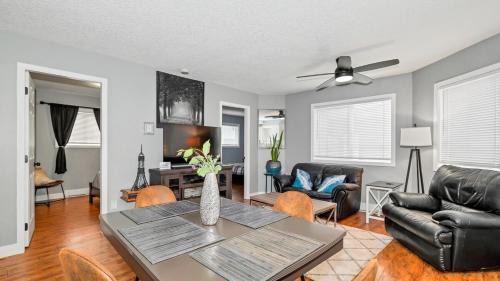 Saanich West Apartment | Ground level suite close to amenities, shopping
