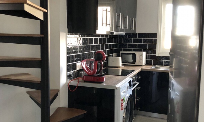 Kerameikos Apartment | Gtrip Charming Acropolis View Duplex