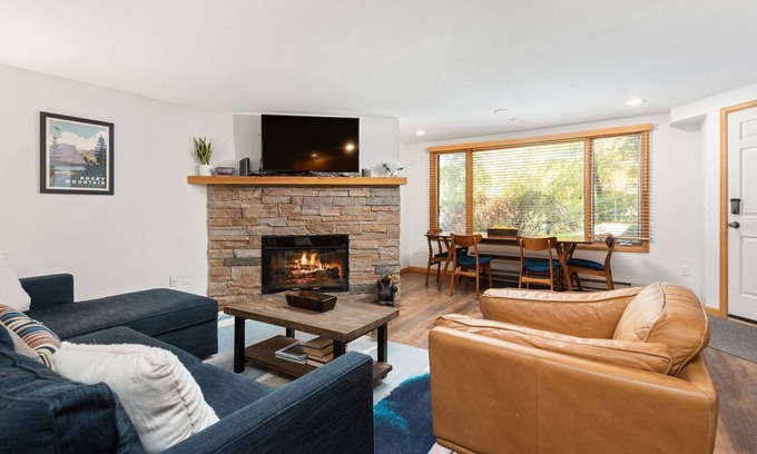 Snowmass Village Condo | Guest Favorites at 10% Off! Stay 3 nights through Nov